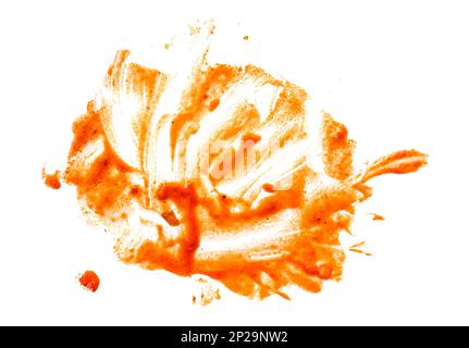 Des frottis abstraits de sauce tomate rouge isolés sur du blanc, comme texture ou fond. Vue de dessus Banque D'Images