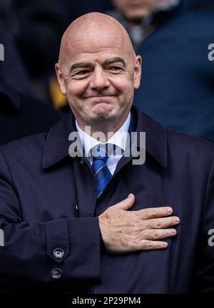 Le président de la FIFA Gianni Infantino regarde depuis la boîte du réalisateur pendant le match du championnat Sky Bet à la Den, Millwall. Date de la photo: Samedi 4 mars 2023. Banque D'Images