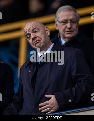 Le président de la FIFA Gianni Infantino regarde depuis la boîte du réalisateur pendant le match du championnat Sky Bet à la Den, Millwall. Date de la photo: Samedi 4 mars 2023. Banque D'Images