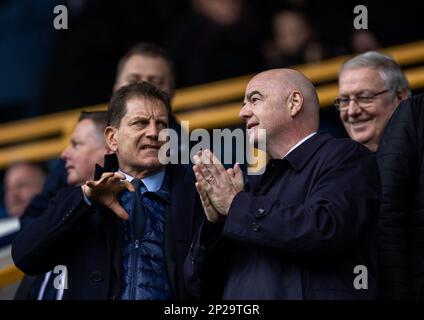 Le président de la FIFA Gianni Infantino regarde depuis la boîte du réalisateur pendant le match du championnat Sky Bet à la Den, Millwall. Date de la photo: Samedi 4 mars 2023. Banque D'Images