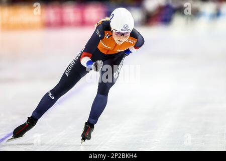 HERENVEEN - Marijke Groenewoud (NED) lors du départ de masse final pour les femmes aux Championnats du monde de patinage de vitesse de l'UIP à Thialf. ANP VINCENT JANNINK Banque D'Images