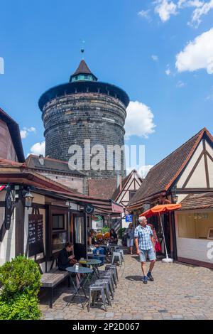 Nürnberg, Nuremberg: Handwerkerhof dans le "Waffenhof" à la tour de la muraille de la ville Frauentor, restaurant à Mittelfranken, moyenne-Franconie, Bayer Banque D'Images