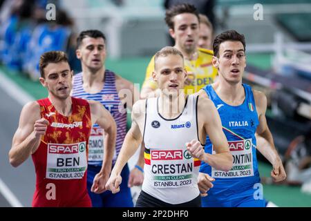 Eliott Crestan de Belgique photographié pendant les demi-finales hommes de 800m à l'édition 37th des Championnats d'intérieur d'athlétisme européens, à Istanbul, Turquie, le samedi 04 mars 2023. Les championnats ont lieu du 2 au 5 mars. BELGA PHOTO JASPER JACOBS Banque D'Images