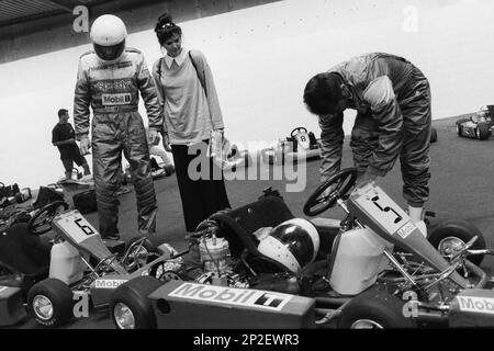 Archives 90ies: Centre de conduite de kart intérieur, Vénissieux, France, 1996 Banque D'Images