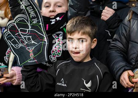 LONDRES, ROYAUME-UNI. 04th, mars 2023. Un fan lors du Big Game 14 Gallagher Premiership Rugby Match Round 19 Harleqins vs Exeter Chiefs au stade de Twickenham le samedi 04 mars 2023. LONDRES, ANGLETERRE. Credit: Taka G Wu/Alay Live News Banque D'Images