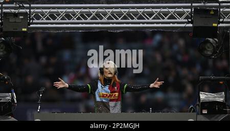 Twickenham, Royaume-Uni. 04th mars 2023. Rugby Gallagher Premiership. Grand jeu 14. Harlequins V Exeter Chiefs. Stade de Twickenham. Twickenham . DJ Sister Bliss pendant le match de rugby Harlequins V Exeter Chiefs Gallagher Premiership. Credit: Sport en images/Alamy Live News Banque D'Images