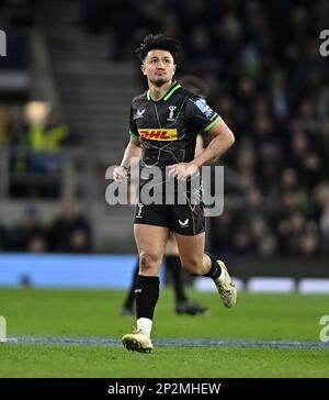 Twickenham, Royaume-Uni. 04th mars 2023. Rugby Gallagher Premiership. Grand jeu 14. Harlequins V Exeter Chiefs. Stade de Twickenham. Twickenham . Marcus Smith (Harlequins) pendant le match de rugby de Harlequins V Exeter Chiefs Gallagher Premiership. Credit: Sport en images/Alamy Live News Banque D'Images