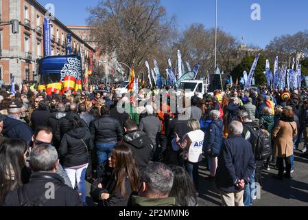 Madrid 04-03-2023 -Manifestación de policías y guardias cililes en Madri Banque D'Images