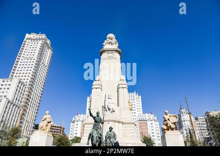 Madrid 04-03-2023-la plaza de España es un amplio espacio ajardinado de la Ciudad de Madrid situado en el barrio de Argüelles Banque D'Images