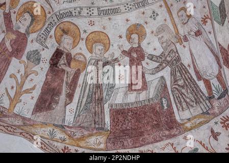 La présentation au temple est une ancienne peinture murale dans la voûte de l'église Keldby, Danemark, 10 octobre 2022 Banque D'Images