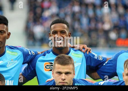 Saint-Pétersbourg, Russie. 04th mars 2023. Robert Renan (N° 77) de Zenit vu lors du match de football de la première Ligue russe entre Zenit Saint-Pétersbourg et pari Nizhny Novgorod à Gazprom Arena. Score final; Zenit 3:0 pari Nizhny Novgorod. Crédit : SOPA Images Limited/Alamy Live News Banque D'Images