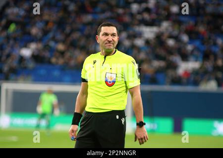 Saint-Pétersbourg, Russie. 04th mars 2023. L'arbitre en chef, Roman Galimov, vu lors du match de football de la première Ligue russe entre Zenit Saint Petersbourg et pari Nizhny Novgorod à Gazprom Arena. Score final; Zenit 3:0 pari Nizhny Novgorod. Crédit : SOPA Images Limited/Alamy Live News Banque D'Images