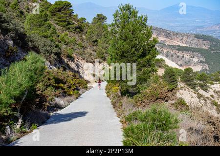 Route vers le mont Calamorro, près de Malaga sur la Costa del sol en Espagne Banque D'Images