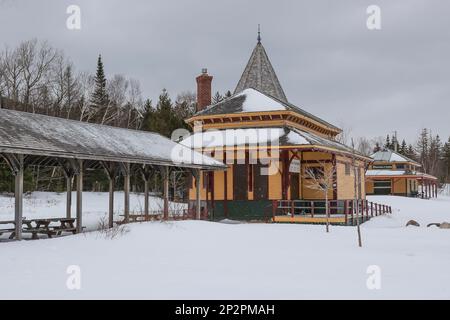 Cette ancienne gare est située à Carroll, NH petite ville du nord dans les White Mountains, Crawford Notch est un col de montagne traversant les White Mountains TH Banque D'Images