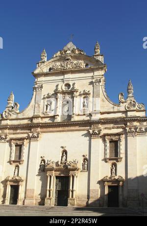 Galatina, Italie. Vue extérieure de l'église catholique des Saints Pierre et Paul datant du 17th siècle. Banque D'Images