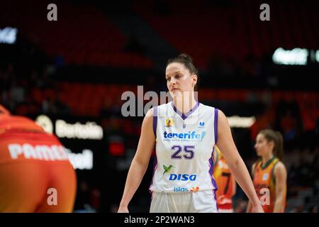 Valence, Espagne. 04th mars 2023. Andela Delic de CDB Clarinos Tenerife pendant la Liga Femenina Endesa J24 entre Valencia basket Club et CDB Clarinos Tenerife au Fuente de San Luis Sport Hall. (Score final; Valencia basket 92:63 CDB Clarinos Tenerife). Crédit : SOPA Images Limited/Alamy Live News Banque D'Images