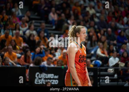 Valence, Espagne. 04th mars 2023. Marie Gulich de Valence Panier pendant la Liga Femenina Endesa J24 entre Valencia basket Club et CDB Clarinos Tenerife au Fuente de San Luis Sport Hall. (Score final; Valencia basket 92:63 CDB Clarinos Tenerife). Crédit : SOPA Images Limited/Alamy Live News Banque D'Images