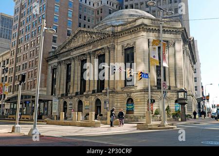 Le monument historique Cleveland Trust Building, maintenant un Heinen's, dans le centre-ville de Cleveland, Ohio, États-Unis, converti de la banque à l'épicerie. Banque D'Images