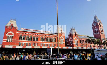 Chennai,Tamilnadu,Inde-29 décembre 2022: Vue sur l'architecture historique de Puratchi Thalaivar Dr MGR Gare centrale de Chennai. Banque D'Images