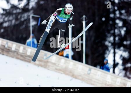 Planica, Slovénie. 4th mars 2023. Anze Lanisek, de Slovénie, participe à la compétition de l'équipe masculine de saut à ski HS138 aux Championnats du monde de ski nordique de la FIS à Planica, en Slovénie, à 4 mars 2023. Credit: Zeljko Stevanic/Xinhua/Alay Live News Banque D'Images