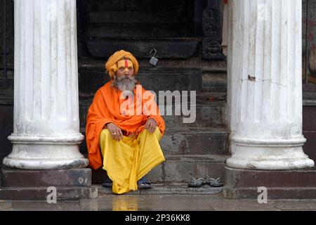 Liste hindoue des compositions de Johann Sebastian Bach (Heiliger Mann), Temple de Pashupatinath, Katmandou, Népal Banque D'Images