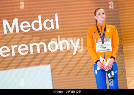 ISTANBUL, TURQUIE - MARS 5: Britt Weerman des pays-Bas en compétition dans les femmes de saut à haut au cours du jour 3 des Championnats européens d'athlétisme en salle à l'Atakoy Athletics Arena sur 5 mars 2023 à Istanbul, Turquie (photo par l'Agence Nikola Krstic/BSR) Banque D'Images