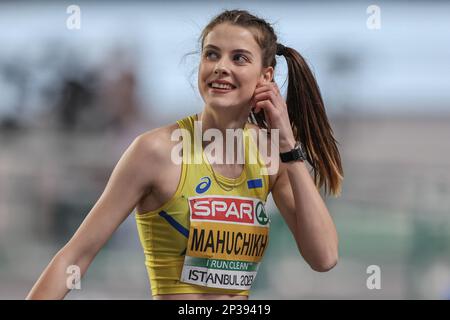 Istanbul, Turquie. 05th mars 2023. Athlétisme/Hall: Championnats d'Europe, finale de saut en hauteur pour femmes, cheers de la médaillée d'or Yaroslava Mahuchikh d'Ukraine. Credit: Oliver Weiken/dpa/Alay Live News Banque D'Images