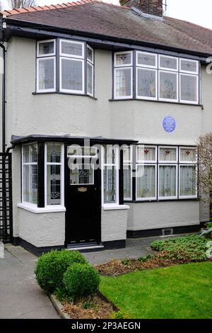 251 Menlove Avenue, Woolton, Liverpool est la maison d'enfance de John Lennon des Beatles Banque D'Images