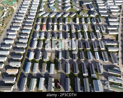 Porthcawl, pays de Galles - Mars 2023 : vue aérienne du parc de caravanes de vacances de Trecco Bay dans le sud du pays de Galles, l'un des plus grands d'Europe. Il est géré par Parkdean . Banque D'Images