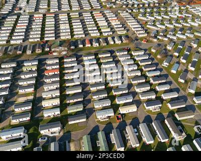 Porthcawl, pays de Galles - Mars 2023 : vue aérienne du parc de caravanes de vacances de Trecco Bay dans le sud du pays de Galles, l'un des plus grands d'Europe. Il est géré par Parkdean . Banque D'Images