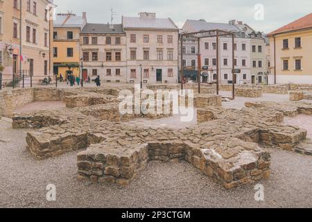 Po Farze Square à Lublin. Fondation de l'église Saint Michael l'Archange Banque D'Images