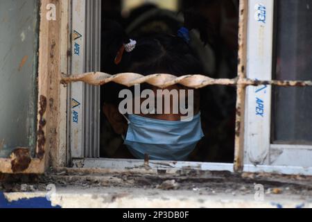 Kolkata, Inde. 4th mars 2023. L'infection à adénovirus se propage rapidement à Kolkata. 4 enfants sont morts au cours des dernières 24 heures. Décès de nourrissons dus au rhume et aux infections pulmonaires, à la pneumonie, à la fièvre, etc (Credit image: © Sayantan Chakraborty/Pacific Press via ZUMA Press Wire) USAGE ÉDITORIAL SEULEMENT! Non destiné À un usage commercial ! Banque D'Images