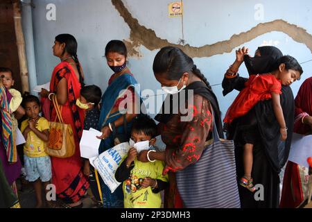 Kolkata, Inde. 4th mars 2023. L'infection à adénovirus se propage rapidement à Kolkata. 4 enfants sont morts au cours des dernières 24 heures. Décès de nourrissons dus au rhume et aux infections pulmonaires, à la pneumonie, à la fièvre, etc (Credit image: © Sayantan Chakraborty/Pacific Press via ZUMA Press Wire) USAGE ÉDITORIAL SEULEMENT! Non destiné À un usage commercial ! Banque D'Images