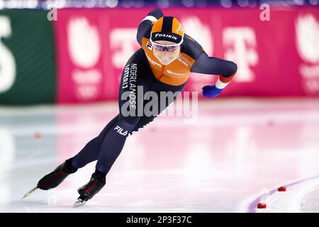 HERENVEEN - Marijke Groenewoud (NED) pendant les 1500 mètres pour les femmes aux Championnats du monde de patinage de vitesse de l'UIP à Thialf. ANP VINCENT JANNINK Banque D'Images