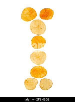 Lettre I faite de chips de pomme de terre et isolé sur fond blanc. Concept de l'alphabet alimentaire. Une lettre de l'ensemble de police de puce de pomme de terre facile à empiler. Banque D'Images