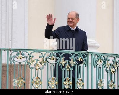 05 mars 2023, Brandebourg, Gransee/OT Meseberg: Le chancelier OLAF Scholz (SPD) arrive à la Maison d'hôtes du gouvernement fédéral pour la réunion privée du Cabinet fédéral. Photo: Soeren Stache/dpa Banque D'Images