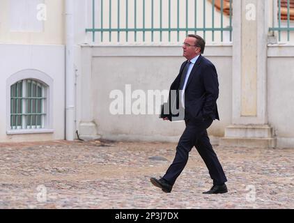 05 mars 2023, Brandebourg, Gransee/OT Meseberg: Boris Pistorius (SPD), ministre fédéral de la Défense, arrive à la Maison d'hôtes du gouvernement fédéral pour la réunion privée du Cabinet fédéral. Photo: Soeren Stache/dpa Banque D'Images