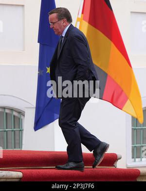 05 mars 2023, Brandebourg, Gransee/OT Meseberg: Boris Pistorius (SPD), ministre fédéral de la Défense, arrive à la Maison d'hôtes du gouvernement fédéral pour la réunion privée du Cabinet fédéral. Photo: Soeren Stache/dpa Banque D'Images