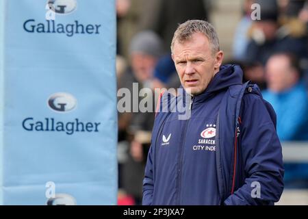 Mark McCall entraîneur en chef de Saracens regarde son côté se réchauffer avant le match Gallagher Premiership sale Sharks vs Saracens à AJ Bell Stadium, Eccles, Royaume-Uni, 5th mars 2023 (photo de Steve Flynn/News Images) à Eccles, Royaume-Uni, le 3/5/2023. (Photo de Steve Flynn/News Images/Sipa USA) Banque D'Images