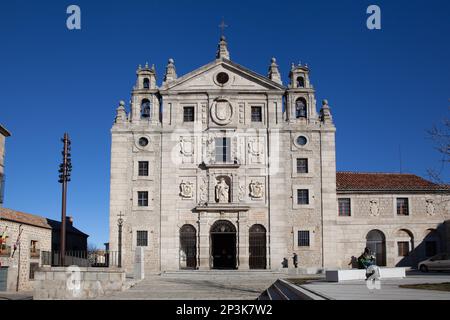 Avila, Espagne - 5 janvier 2021 : Église et lieu de naissance de Sainte Thérèse de Jésus Banque D'Images