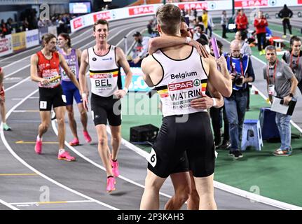 L'équipe belge des Tornados célèbre après avoir remporté la finale du relais 4 x 400 m masculin lors de l'édition 37th des Championnats d'athlétisme en salle européens, à Istanbul, en Turquie, le dimanche 05 mars 2023. Les championnats ont lieu du 2 au 5 mars. BELGA PHOTO JASPER JACOBS Banque D'Images