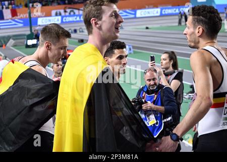 L'équipe belge des Tornados célèbre après avoir remporté la finale du relais 4 x 400 m masculin lors de l'édition 37th des Championnats d'athlétisme en salle européens, à Istanbul, en Turquie, le dimanche 05 mars 2023. Les championnats ont lieu du 2 au 5 mars. BELGA PHOTO JASPER JACOBS Banque D'Images