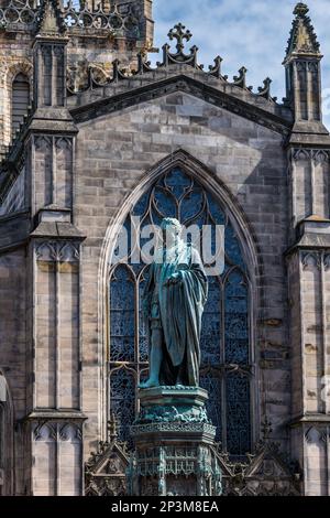 Statue du 5th duc de Bucclech près de la cathédrale St Giles, place du Parlement, Royal Mile, Édimbourg, Écosse, ROYAUME-UNI Banque D'Images