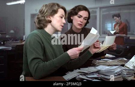 Boston Strangler est un prochain film de drame de crime historique américain écrit et réalisé par Matt Ruskin. Il est basé sur l'histoire vraie du Boston Stronger, qui en 1960s a tué 13 femmes à Boston, Massachusetts. Les stars du film Keira Knightley comme Loretta McLaughlin, la journaliste qui a brisé l'histoire pour le Boston Record American. Cette photographie est à usage éditorial exclusif et est le droit d'auteur de la compagnie de film et/ou le photographe assigné par la compagnie de film ou de production et ne peut être reproduite que par des publications en conjonction avec la promotion du film ci-dessus. A obligatoire Banque D'Images