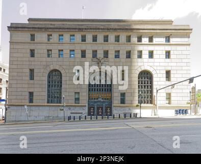 Centre-ville de Pittsburgh : Joseph F. Weis, Jr Le palais de justice des États-Unis est une tour fédérale en granit et en calcaire de Beaux Arts. Banque D'Images