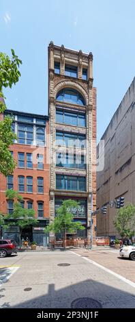 Centre-ville de Pittsburgh : ancien entrepôt en briques et en pierre Maggio Building a été converti en appartements en copropriété Maggio Loft. Banque D'Images