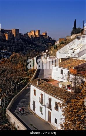 Alhambral vu de Sacromonte (quartier gitan quartier troglodyte), Grenade, Andalousie, Espagne, Europe. Banque D'Images