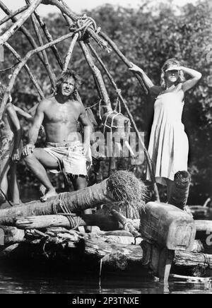 Harrison Ford, Helen Mirren, sur le plateau du film, « The Mosquito Coast », Warner Bros., 1986 Banque D'Images