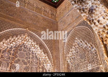 Détail du point de vue de Daraxa ou Lindaraja, mirador de Daraxa o Lindáraja, dans la salle Ajimeces, le Palais des Lions, les palais Nazaries, Alhambra, Grenade Anda Banque D'Images