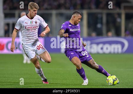 Stade Artemio Franchi, Florence, Italie, 04 mars 2023, Igor Julio dos Santos de Paulo ''Igor'' (ACF Fiorentina) et Charles de Ketelaere (AC Milan) Banque D'Images